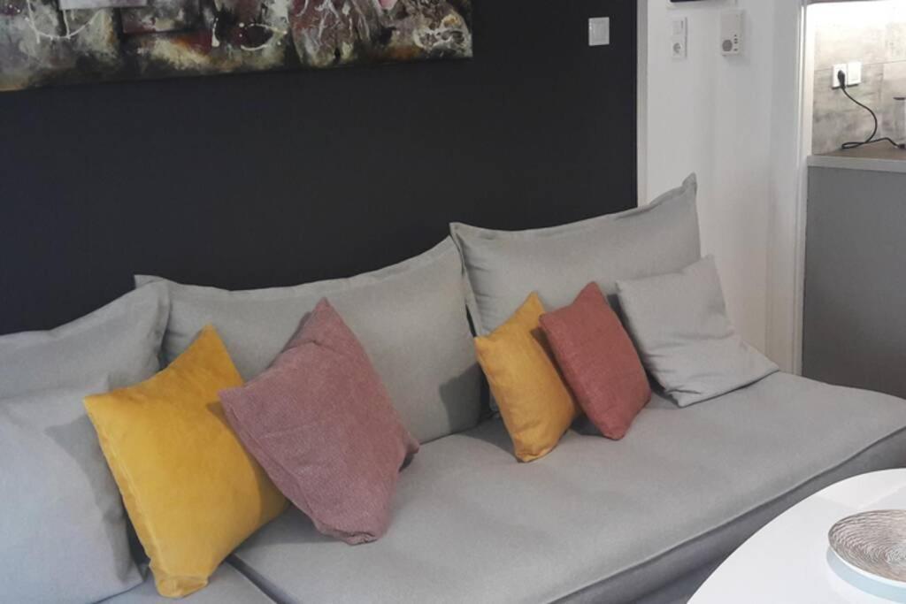 Ferienwohnung Elegant & Charming Apt. In The Hilton Area Athen Exterior foto