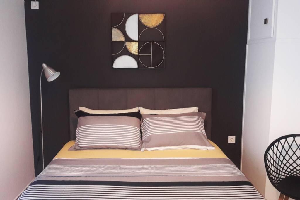 Ferienwohnung Elegant & Charming Apt. In The Hilton Area Athen Exterior foto